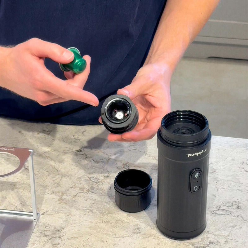 1. Lägg i ditt kaffe